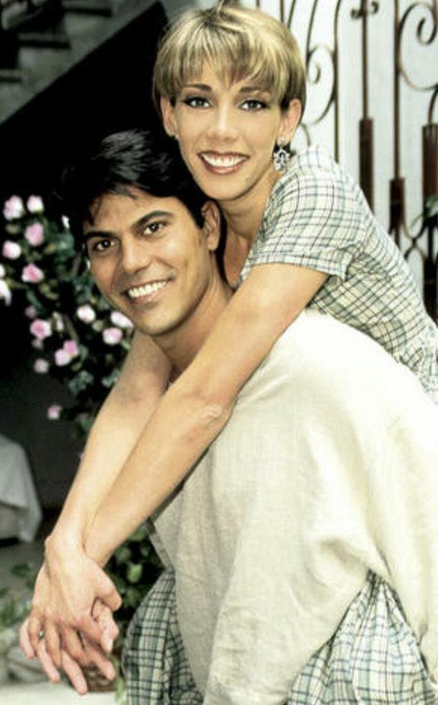 <b><a href="http://www.univision.com/temas/cynthia-klitbo">Cynthia Klitbo</a></b> y 
<b>Francisco Gattorno</b> se enamoraron en la telenovela 'La dueña' y en diciembre de 1997 se casaron, aunque dos años más tarde terminaron su matrimonio por incompatibilidad de personalidades.