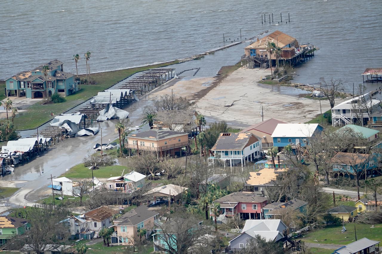 La evaluación completa de los daños causados por la tormenta de categoría 4 posiblemente tome días.