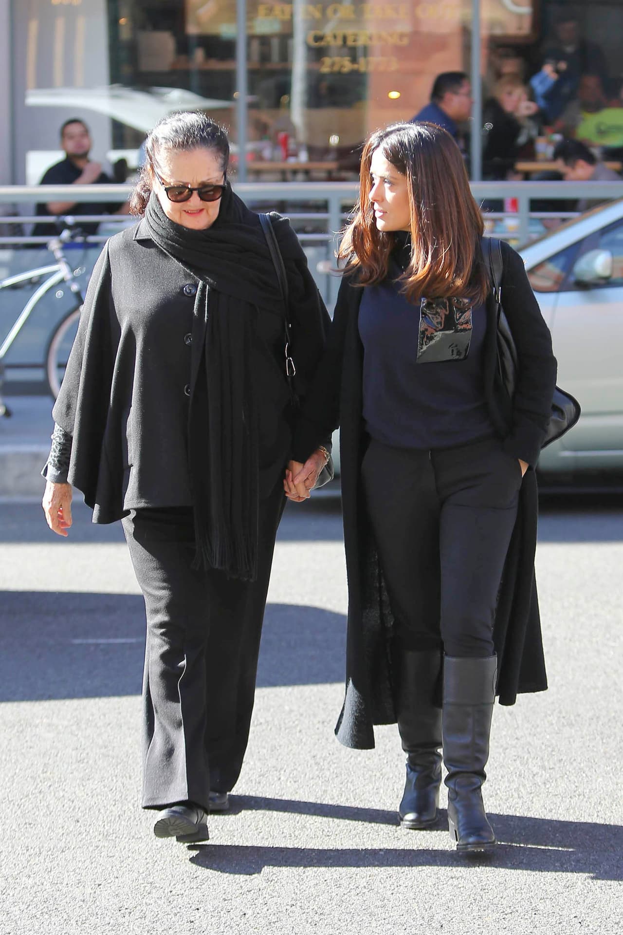 Todo el tiempo agarraditas de la mano.