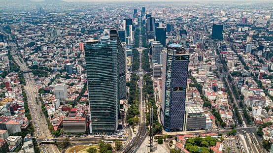 <b>Ciudad de México, México</b>. - Ser una de las ciudades más grandes y pobladas del mundo tiene un precio y eso incluye la gran cantidad de estrés que afecta a sus habitantes, colocandola en el quinto lugar de la lista y el 125 a nivel mundial. El tráfico, contaminación y la inseguridad que se vive en la capital mexicana son los principales factores que causan estrés en los habitantes de esta hermosa ciudad.
