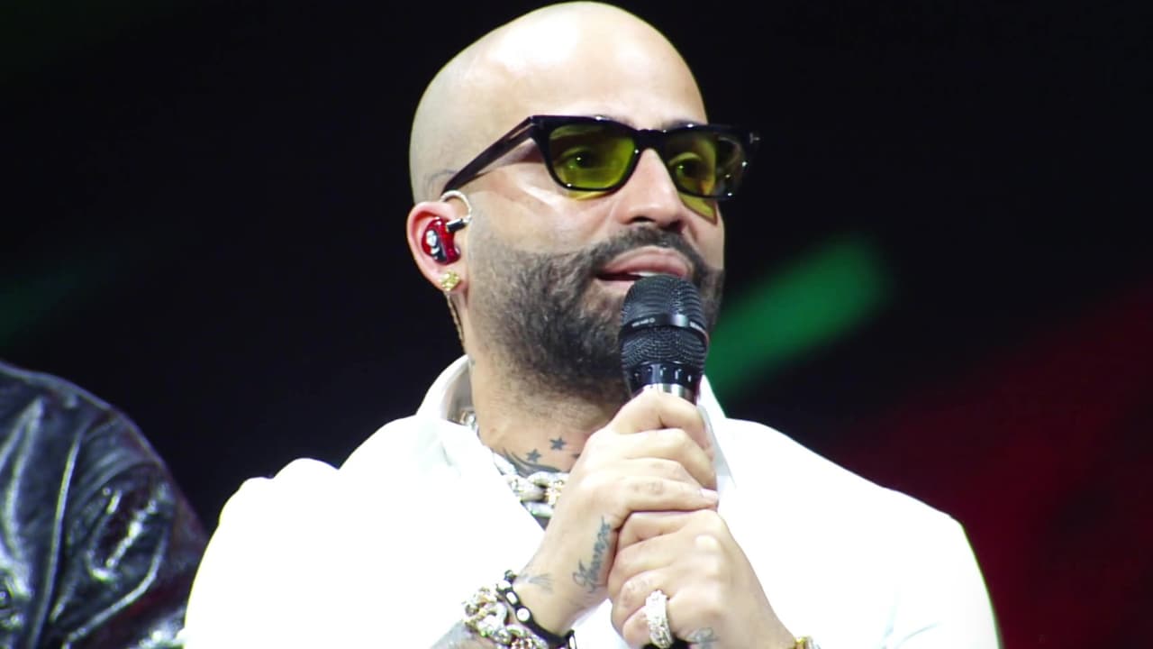 Arcángel dedica su galardón Ícono Urbano a su fallecido y "glorioso hermano" en Premio Lo Nuestro