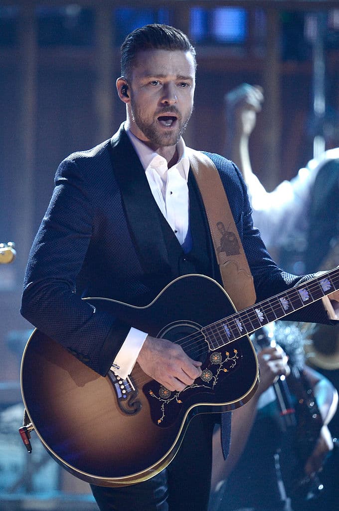 <b>Justin Timberlake </b>
<br>Tras su paso por NSYNC, se convirtió en icono del pop moderno y uno de los artistas musicales con más ventas en el mundo con más de 88 millones de copias vendidas de sus álbumes.