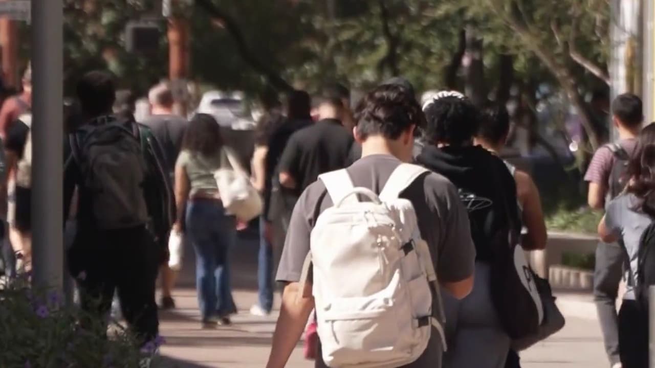 EEUU limita estancias de estudiantes y periodistas extranjeros; abogada de inmigración explica su impacto