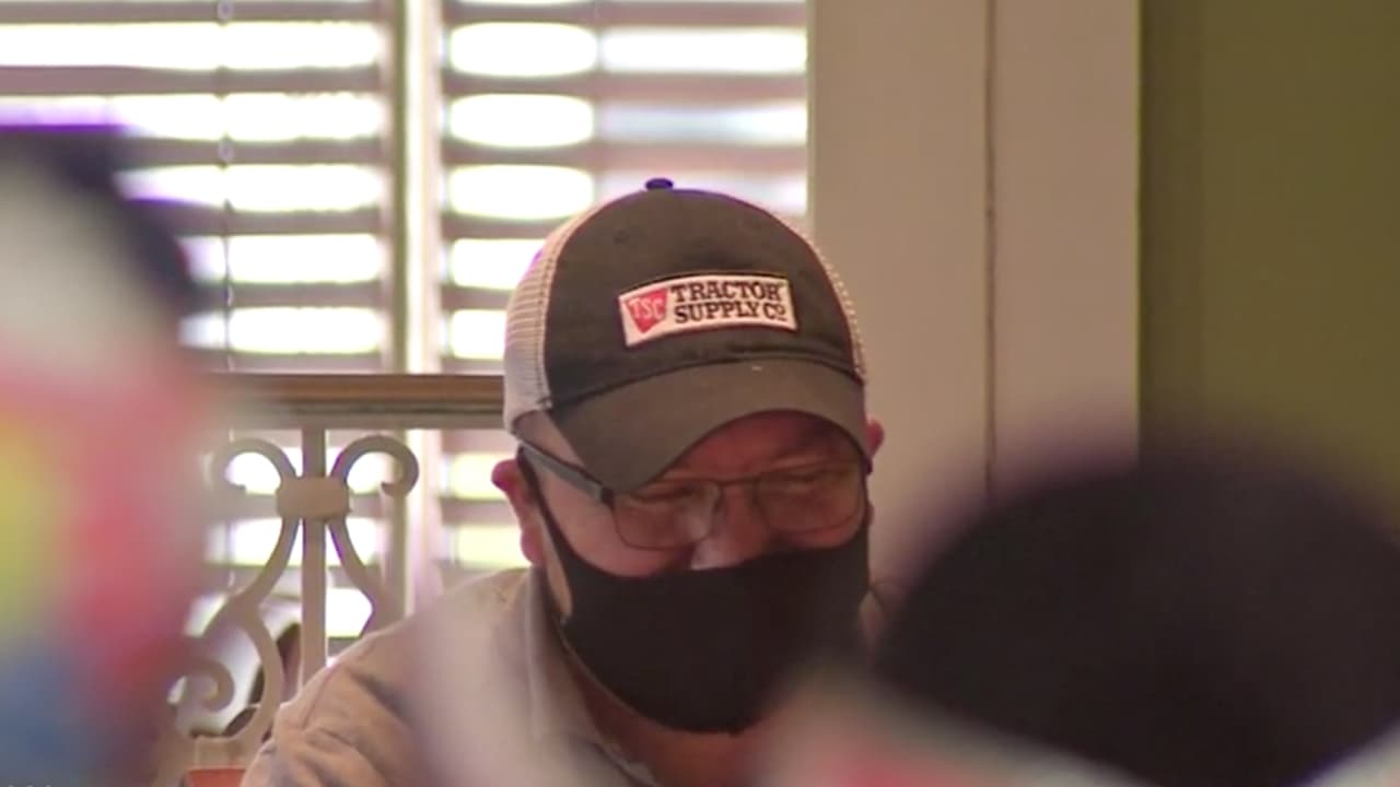 Durante una conferencia de prensa, Lina Hidalgo aseguró que el incremento de las admisiones en los hospitales es real y es más peligroso que nunca.