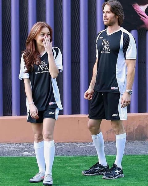 ¿Qué habrá hecho Angelique que le causó esa risa traviesa?