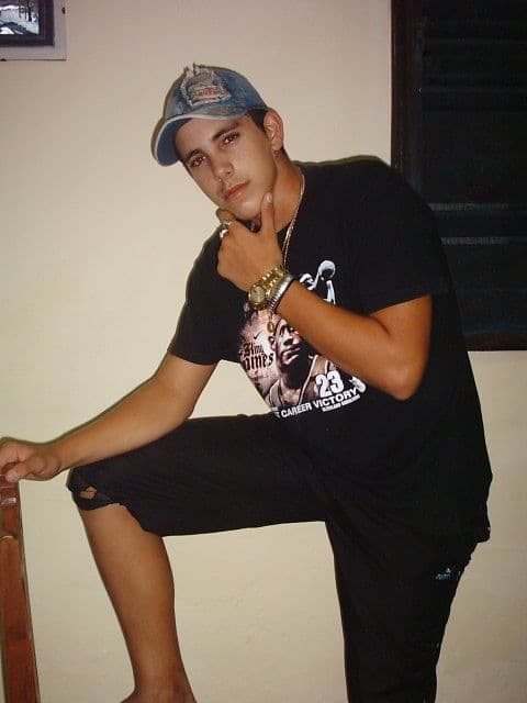 José Delfin Fernández liked to cut a figure on and off the mound, dress sharp with well groomed hair. He signed letters as a teen, "Delfy La Figura."