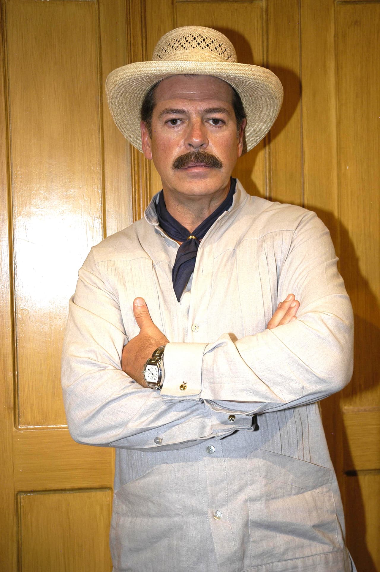 El actor ha ganado varios premios por su fuerza al interpretar a sus personajes en la pantalla chica y se ha mantenido fuera de los escándalos. Pero hace unos meses se volvió tema de conversación cuando decidió mostrar su nueva imagen en redes sociales. Goyri dejó al público sorprendido por su cambio tan radical.