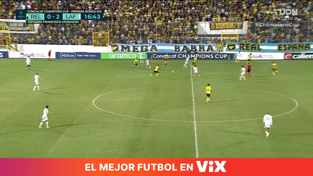 ¡Otro penalti! El Gato Ortíz marca pena máxima al minuto 17