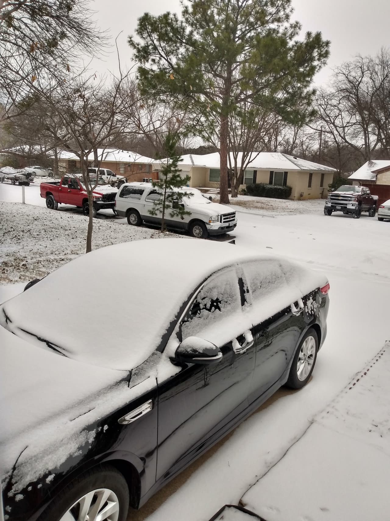 Las carreteras están congeladas por lo que se le pide no conducir o si lo tiene que hacer que lo haga con mucha precaución