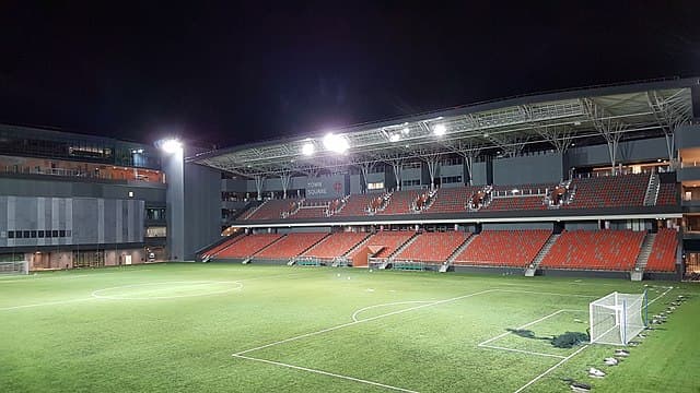 En Singapur reabren estadio y hacen prueba COVID a cada fan