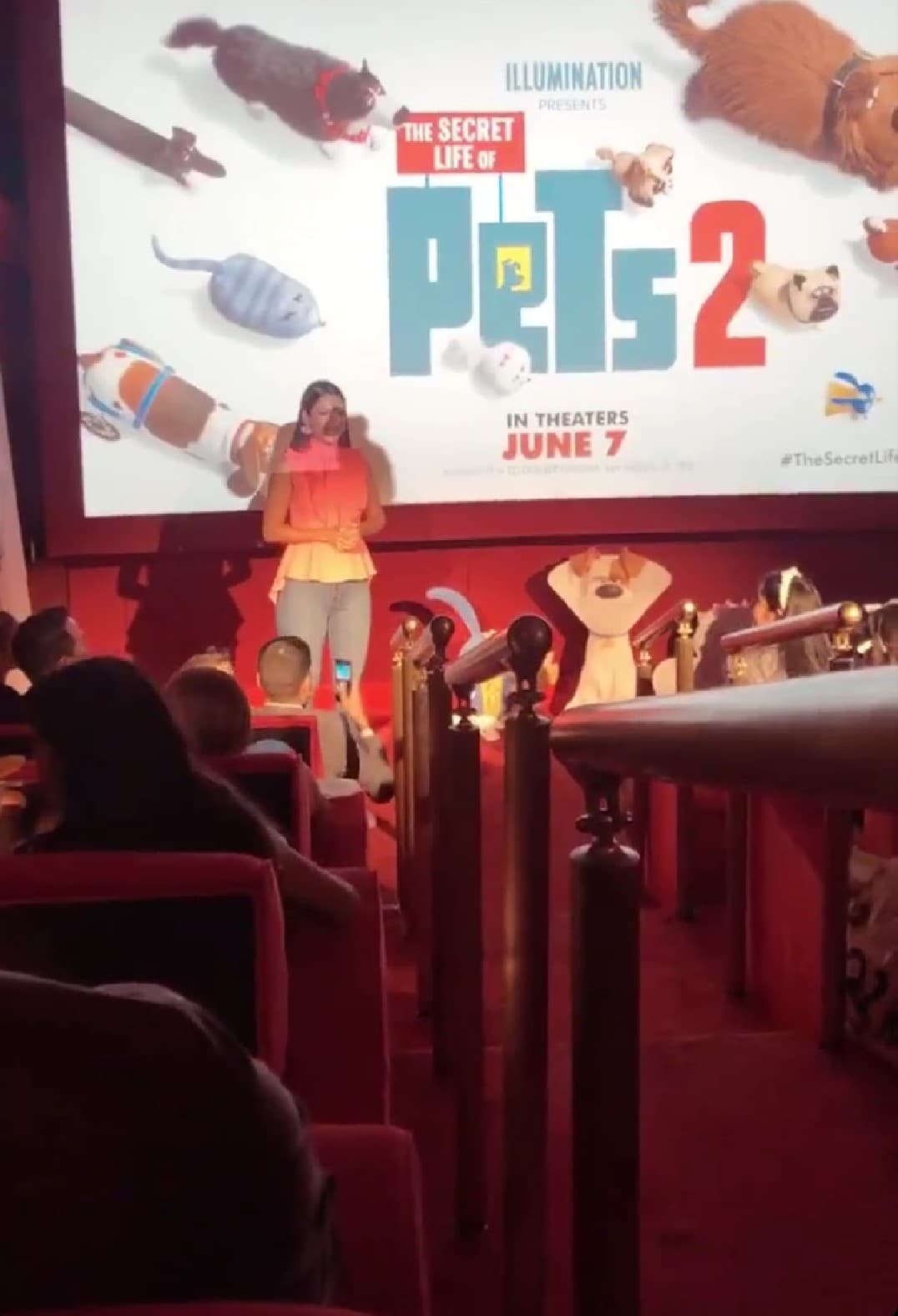 Minutos antes del inicio de la película, Ana Patricia agradeció a sus compañeros y amigos por haber asistido y les compartió algunos detalles de la secuela de dicha historia de mascotas.
<br>