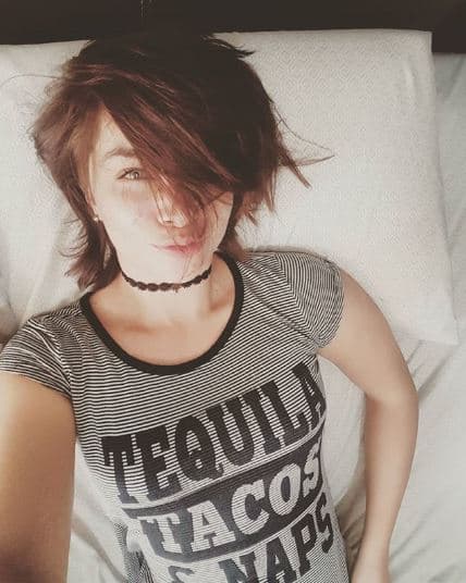 "Llevo bastante tiempo sin hacer telenovelas, creo que ahora el contenido está cambiando. Me gustaría regresar a una serie o alguna cosa diferente. Bueno, finalmente, trabajo es trabajo, ¿no? [...]", puntualizó la actriz de 30 años de edad.