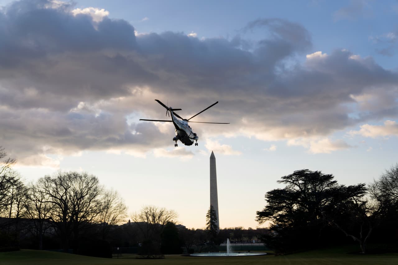 Donald Trump y su esposa Melania se marcharon de la Casa Blanca con destino a Palm Beach, en Florida, donde se encuentra su club privado Mar-a-Lago.