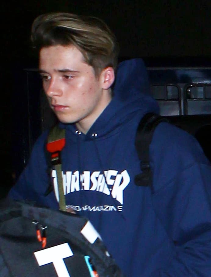 Brooklyn no volteó a ver a las cámaras.