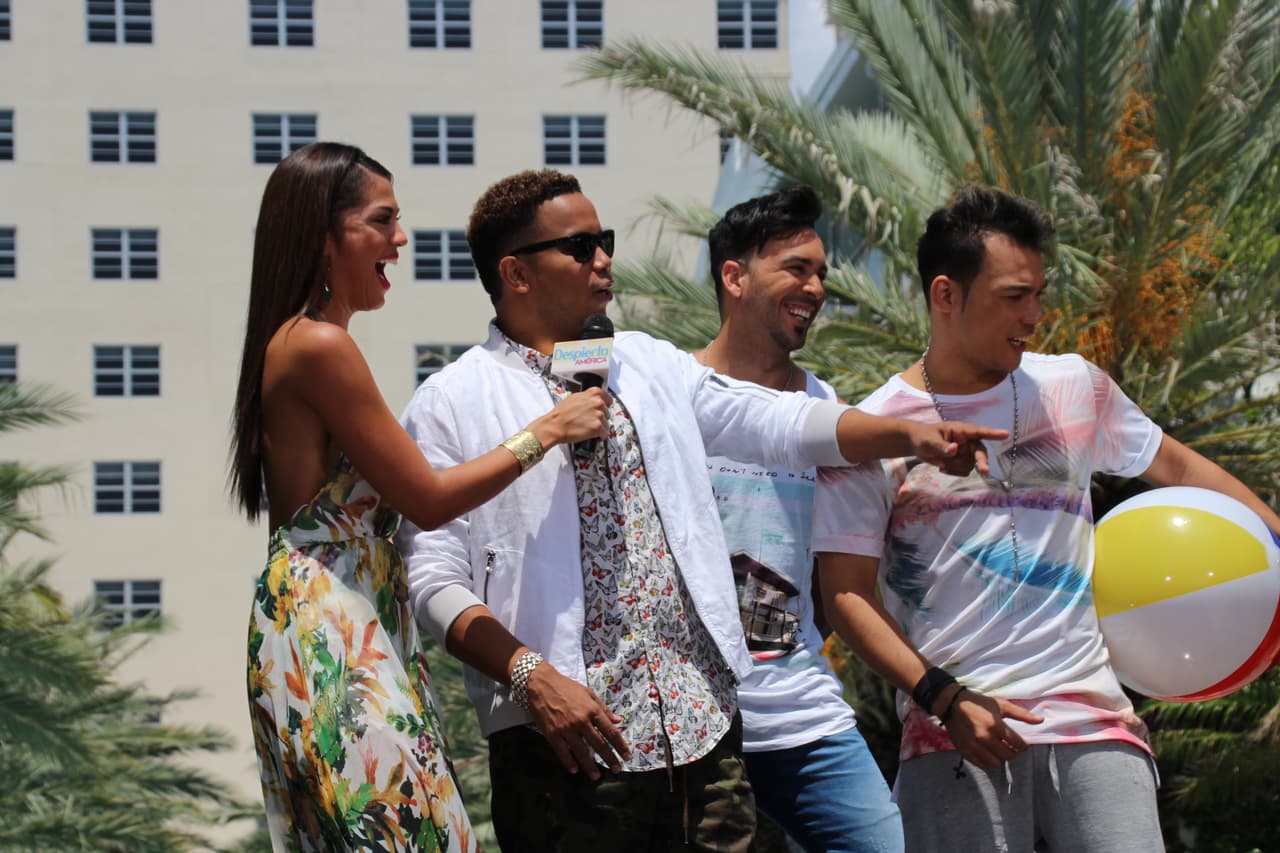 El público estaba muy emocionado y así de sorprendidos estaban nuestro invitados por su calidez.