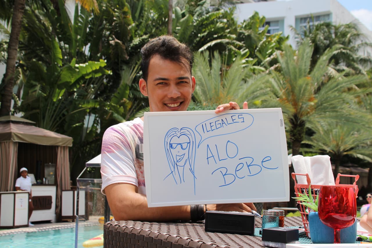 A los Ilegales literalmente se les caía la baba y así expresaron cuánto les gusto el desfile.