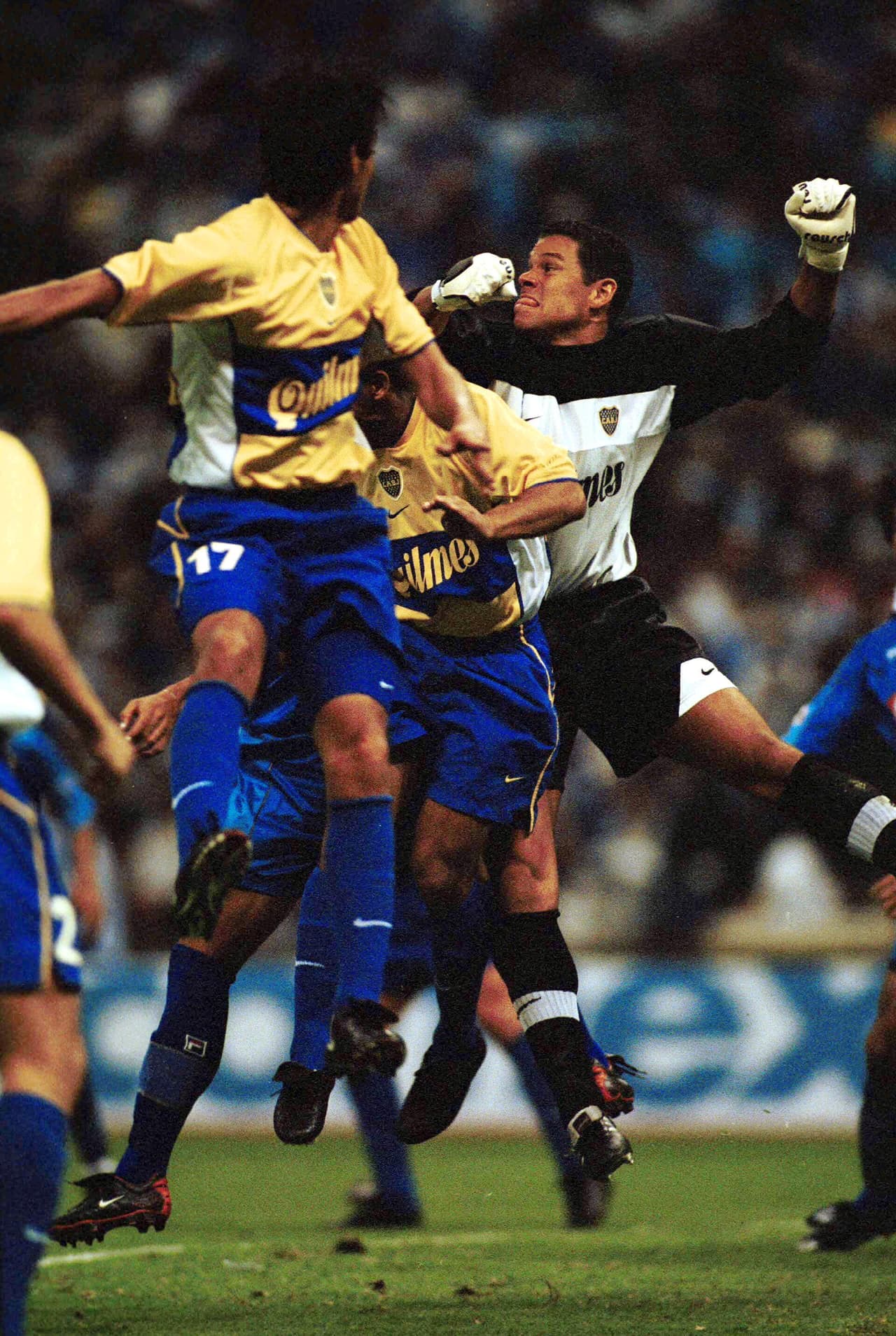 En la Libertadores del 2001, Boca Juniors ganó 1-0 la final de ida en el Azteca ante Cruz Azul con gol de Marcelo 'El Chelo' Delgado.