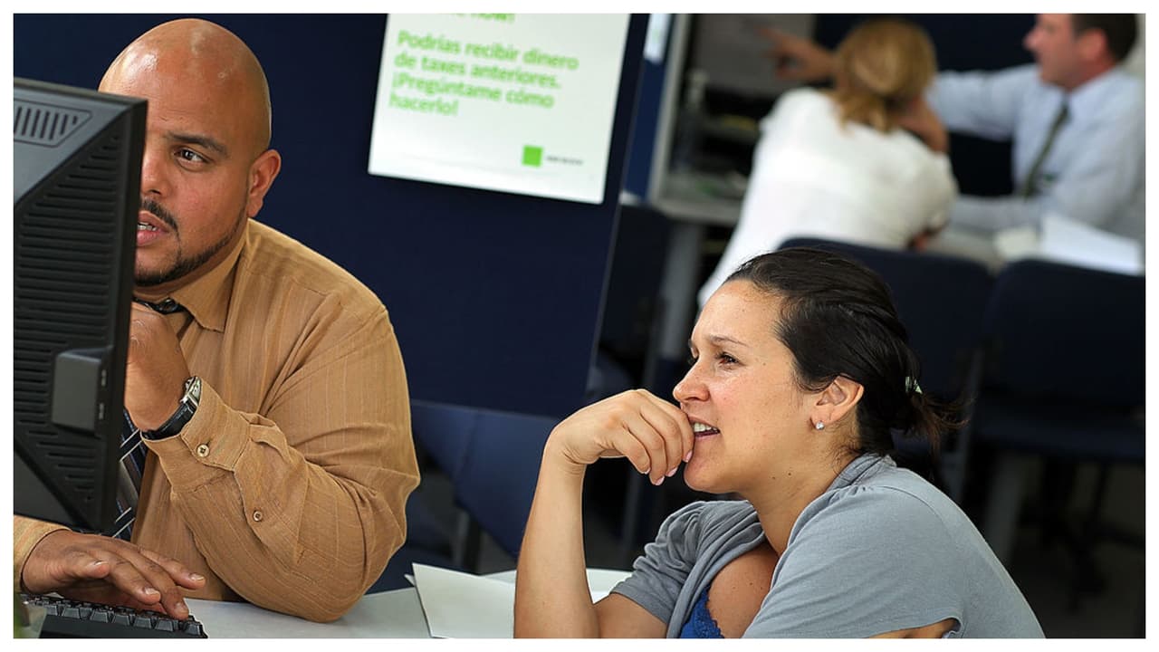 Temporada de taxes 2022: atento a dos cartas que el IRS está enviando sobre el crédito por hijo y el tercer cheque de ayuda