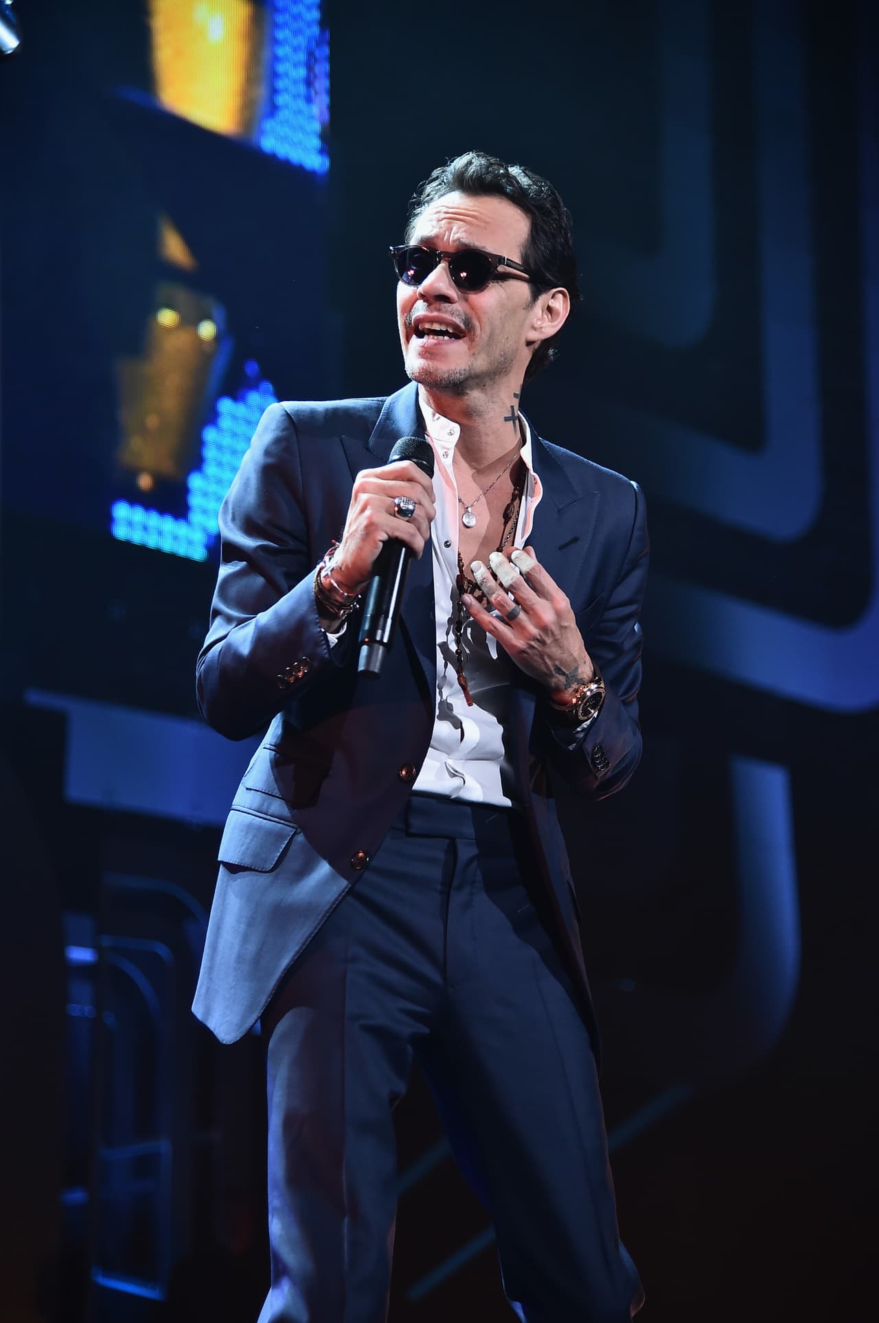 <br>El salsero, 
<a href="https://www.univision.com/shows/premio-lo-nuestro" target="_blank">nominado este año a Premio Lo Nuestro</a> en dos categorías, aprovechará el escenario para estrenar a nivel mundial su tema 'Tu vida en la mía'.
<br>