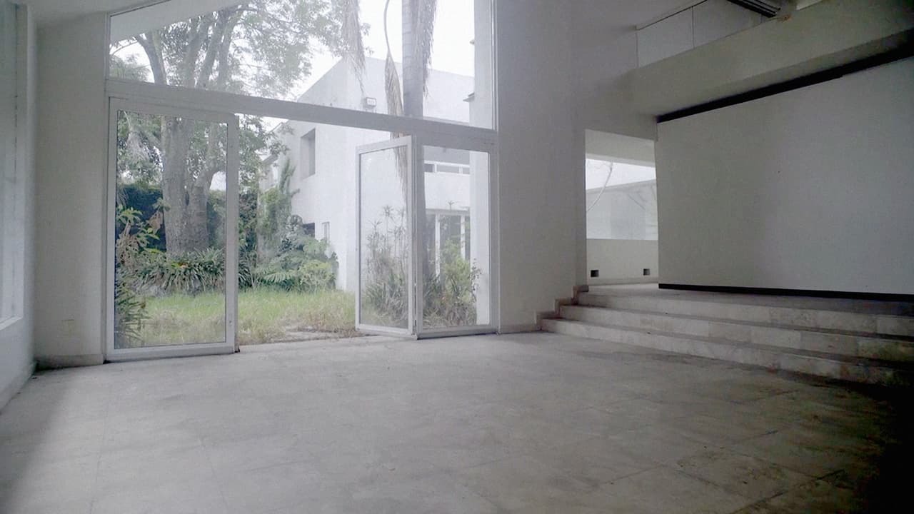 Los otros 11 en "extinción de dominio", es decir, en medio de un proceso mediante el cual el Estado persigue los bienes de origen o destino ilícito a través de una vía judicial.