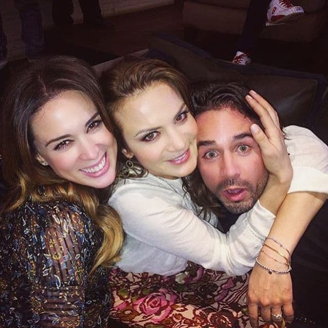 Y definitivamente eso le va de maravilla pues la artista se ve readiante.