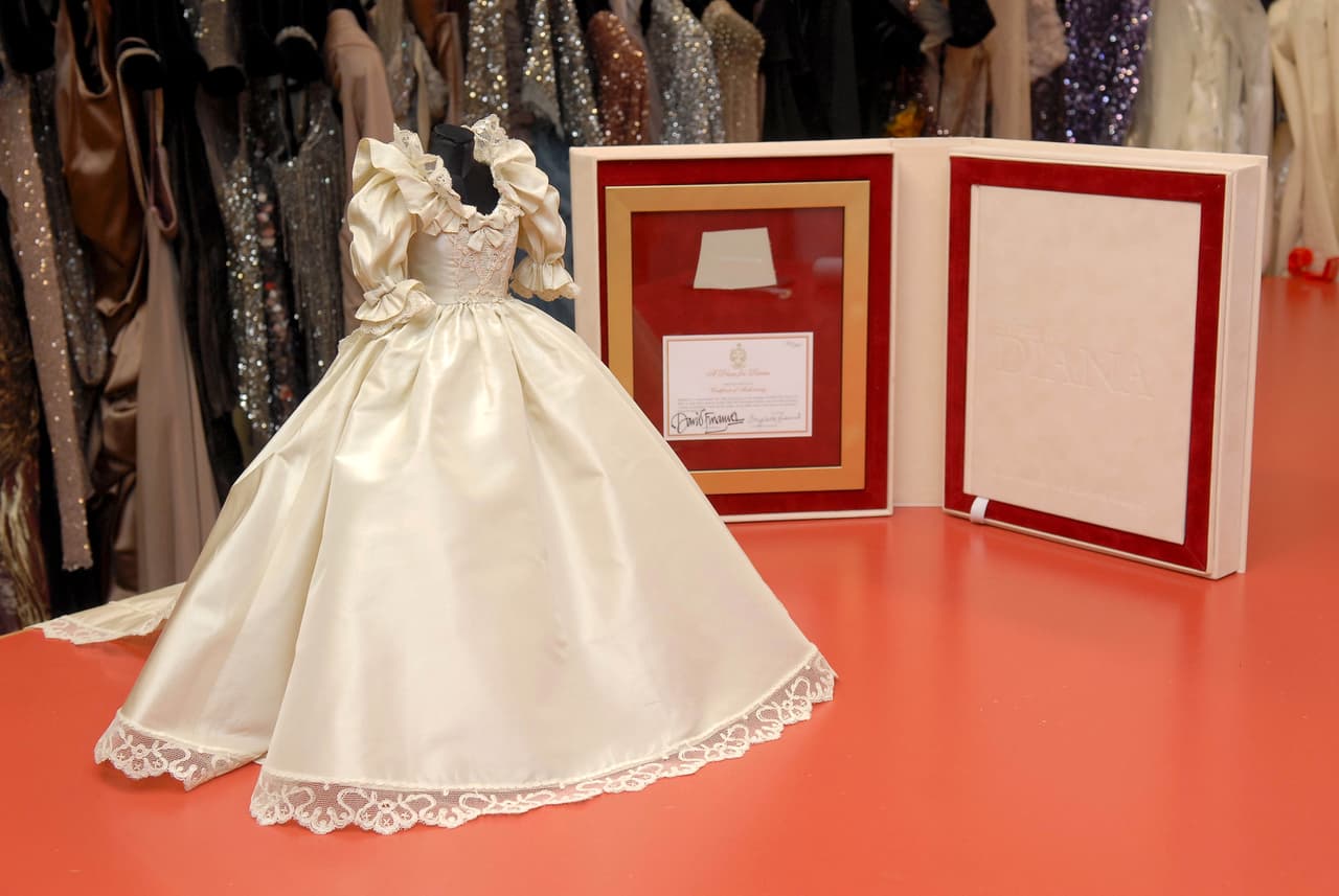 El icónico vestido de novia de Lady Di estará en vitrina en el palacio de Kensington hasta 2022