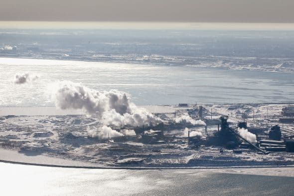 Este invierno frío, intenso y prolongado ha causado el congelamiento de más del 88% de las aguas de los Grandes Lagos en el Medio Oeste acercandóse a la cifra récord de 95% alcanzada en febrero del 1979.¡Recorre las hermosas imágenes!