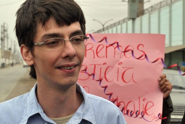 "Ahora estoy fuera, así que va bien y estoy muy feliz, pero yo no tengo el corazón en la fiesta, porque Nathalie está en la cárcel", dijo Damian.