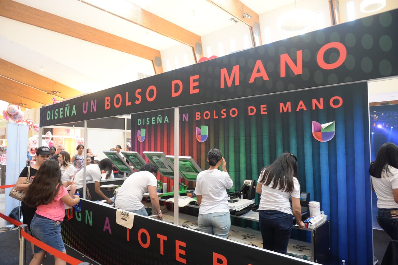 Los asistentes pudieron diseñar una bolsa al estilo Pequeños Gigantes USA.