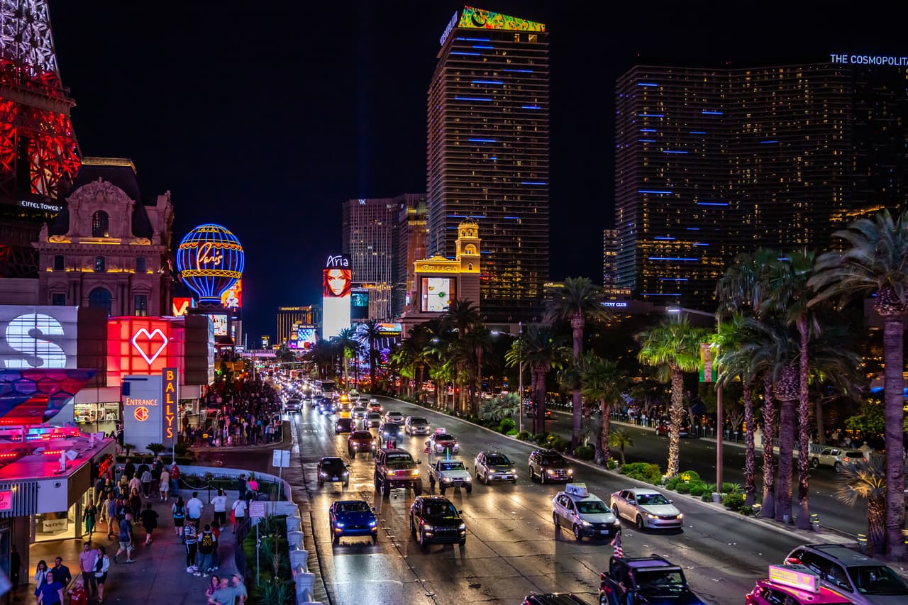 <b>Nevada | </b>Precio promedio de la gasolina regular: $5.642
<br>
<br>Precio promedio de la gasolina 'mid-grade': $5.861
<br>
<br>Precio promedio de la gasolina 'premium': $6.058
<br>
<br>Precio promedio del diesel: $5.998