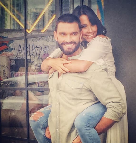 Ellos tienen una excelente relación, más que padre e hija son mejores amigos.