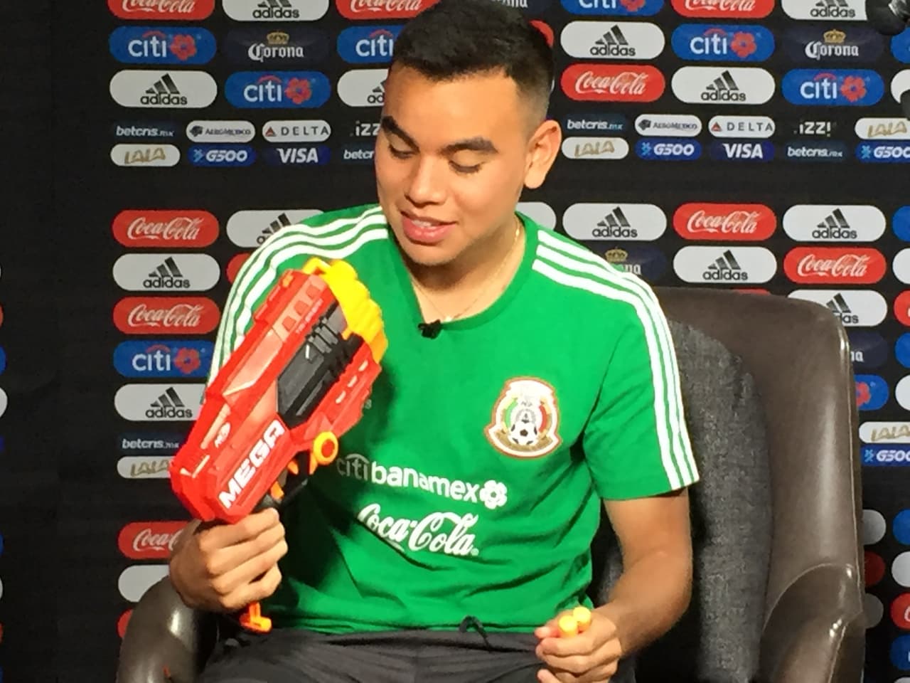 Imágenes de la entrevista exclusiva de Univisión Deportes con el mediocampista del Monterrey y de la Selección Mexicana Carlos Rodríguez, donde conversó con nosotros acerca de varios temas.