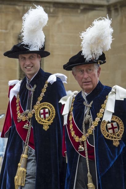 William y su padre asisten a la Ceremonia de la Noble Orden de Jarretera, en Windsor.