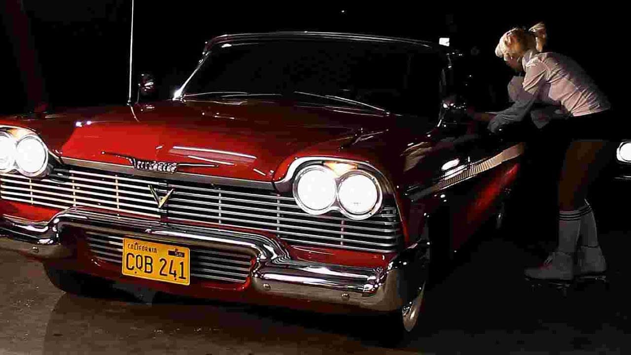 <b>Christine, el Plymouth Fury 1958 de la película Christine</b>
<br>
<br>La verdadera estrella de esta película es un Plymouth Fury 1958 totalmente endemoniado, llamado 
<b>Christine</b>. De hecho, es difícil recordar los nombres del resto de los personajes de la película. La terrorífica historia de Stephen King, la dirección de John Carpenter y unos efectos especiales crudos pero efectivos, hacen de Christine un clásico del cine del horror que a 35 años de su estreno se ha convertido en objeto de culto.