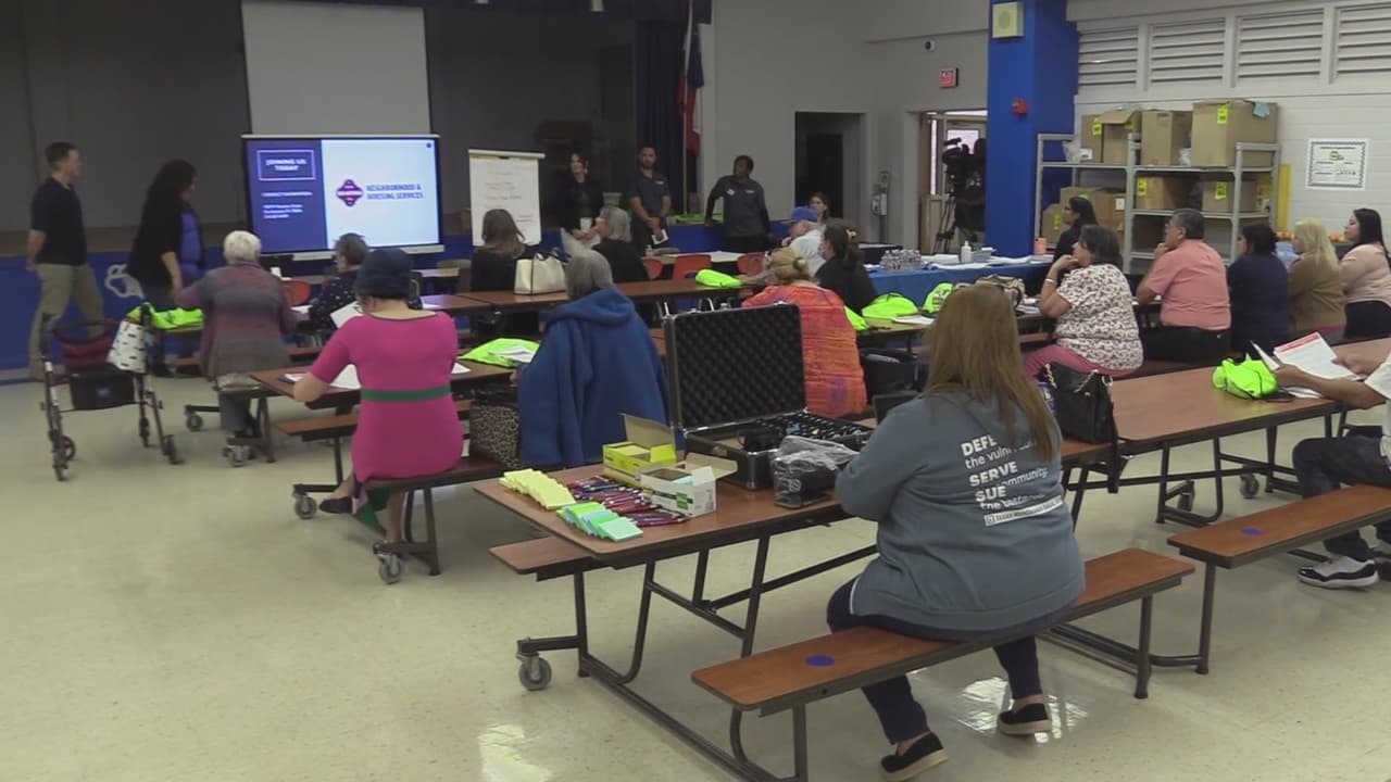 Autoridades y organizaciones participan en un foro para que inquilinos conozcan sus derechos