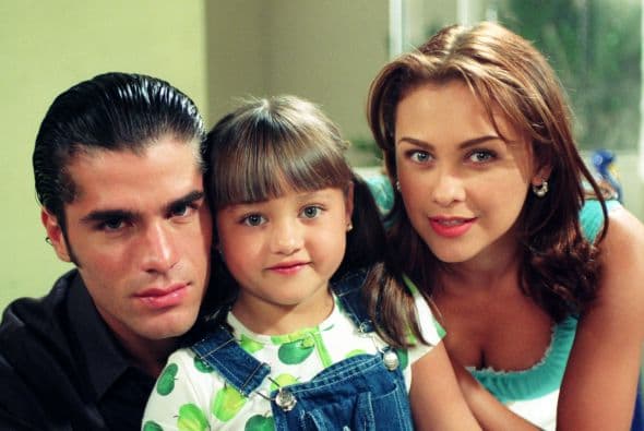 ¿Te acuerdas de la telenovela 
<b><a href="http://www.univision.com/programas/novelas/despues-de-19-anos-asi-se-ve-el-elenco-de-gotita-de-amor-fotos">'Gotita de amor'</a></b>? Esta lindura de carita nos robó el corazón.