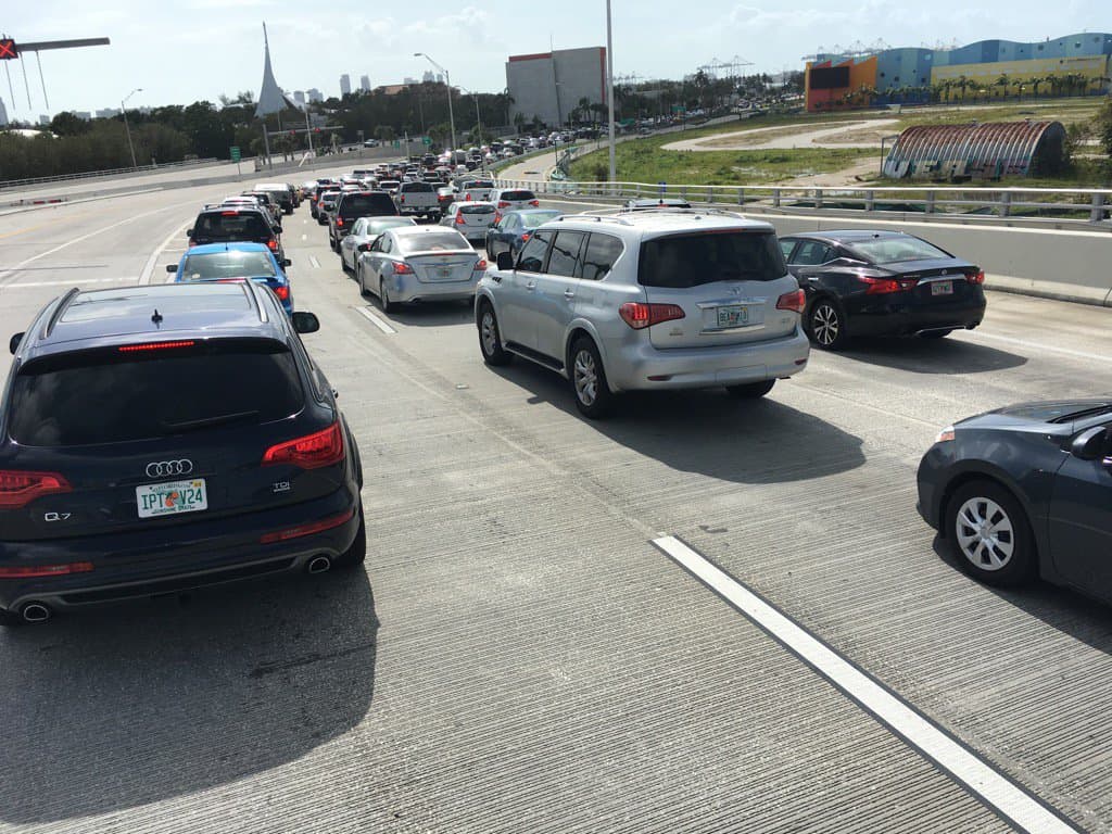 Line of cars trying to get back to Miami Beach this morning, even tho they won't be let in bc roads are impassable