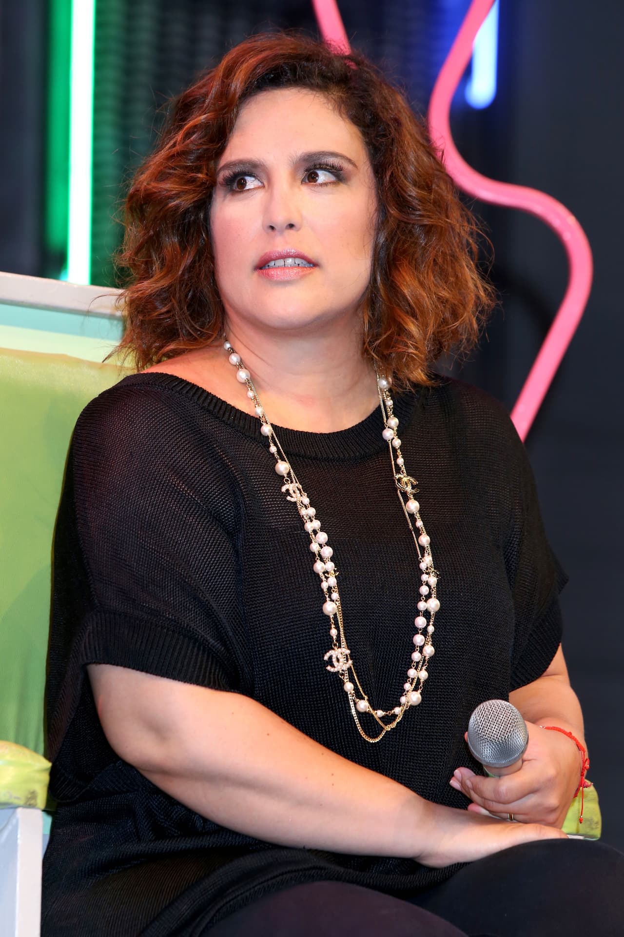 Situación que se dio en la última temporada del programa: "Llegaba un momento en el que al final de 'La Parodia' yo ya decía: 'Ya 'nomás' imito a Verónica Castro'. Está padrísimo, pero ya llevaba 5 años imitando a Verónica Castro", confesó.
<br>