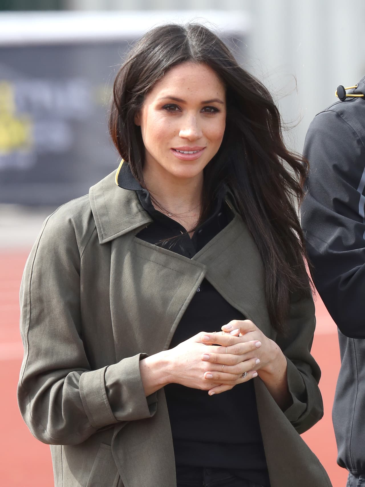 Según el portal de la revista 
<b><a href="https://people.com/royals/meghan-markle-prince-harry-cut-off-four-u-k-tabloids-letter/" target="_blank">People</a></b>, la postura de los Sussex se da justo esta semana, cuando ocurrirá la primera audiencia en la 
<b><a href="https://www.univision.com/famosos/meghan-markle-demanda-a-tabloide-britanico-y-el-principe-harry-la-defiende-del-acoso-que-tambien-vivio-lady-di-fotos" target="_blank">demanda que Markle entabló</a> </b>contra el diario Mail on Sunday. 
<br>