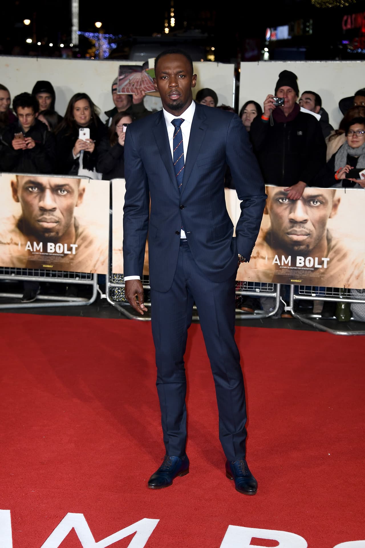 Usain estuvo muy orgulloso presentando su proyecto.