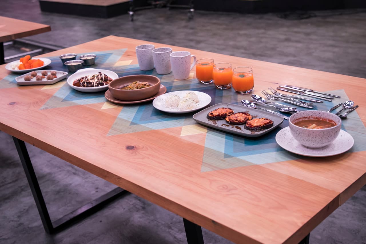 Los Toledo lograron un menú muy variado: caldo de camarón, pizzas de berenjena, charales con nopales, chile ancho relleno de queso y papaya cocida.