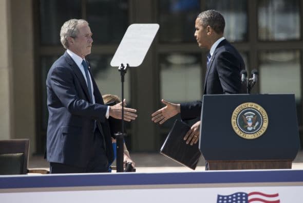Barack Obama destacó que hoy es "un día especial para la democracia" por la reunión con todos los exmandatarios del país vivos para inaugurar la biblioteca sobre el legado de George W. Bush en Dallas (Texas).