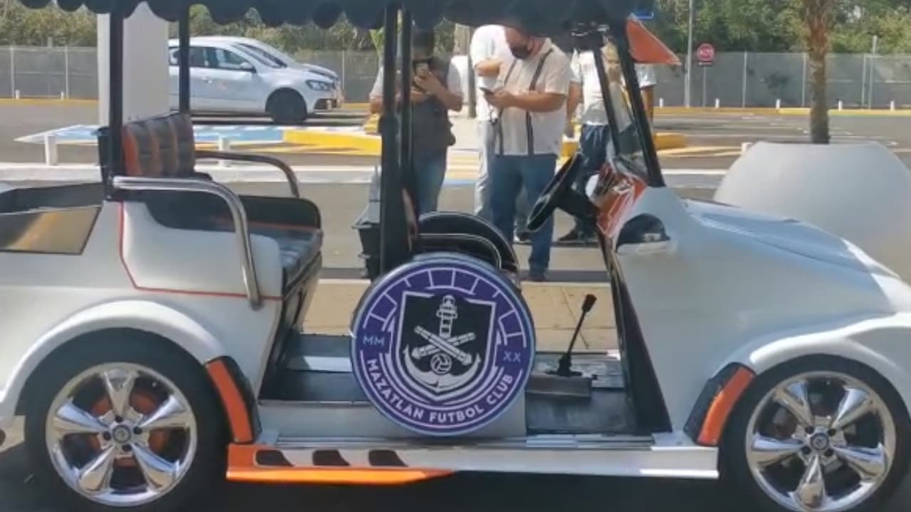 Juan Francisco Palencia Hernández debutó en Cruz Azul en diciembre de 1994 y se retiró como jugador en noviembre de 2011 con los Pumas de la UNAM.