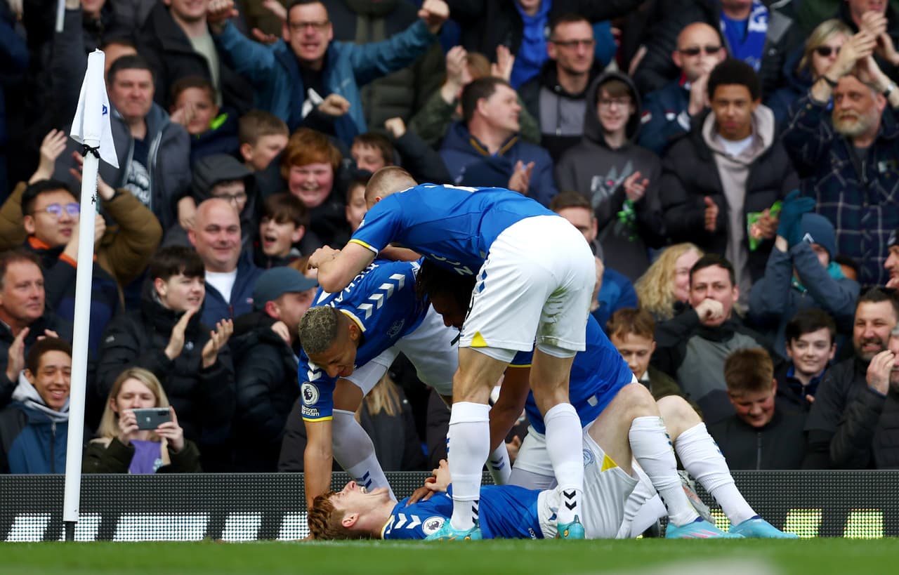 Everton se impuso 1-0 al Manchester United.