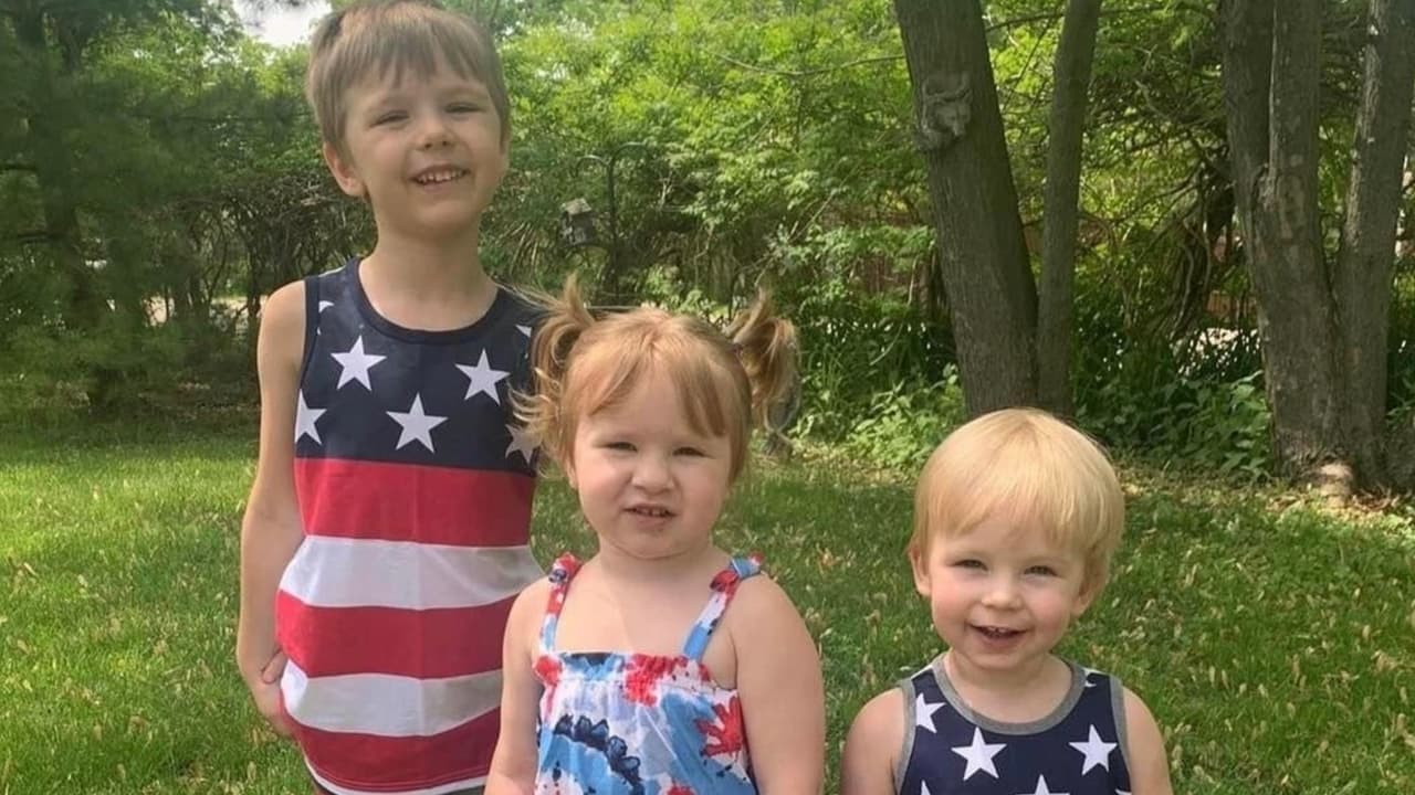 Acusan a un padre de ahogar a sus tres hijos de 2, 3 y 5 años en su casa en Round Lake Beach