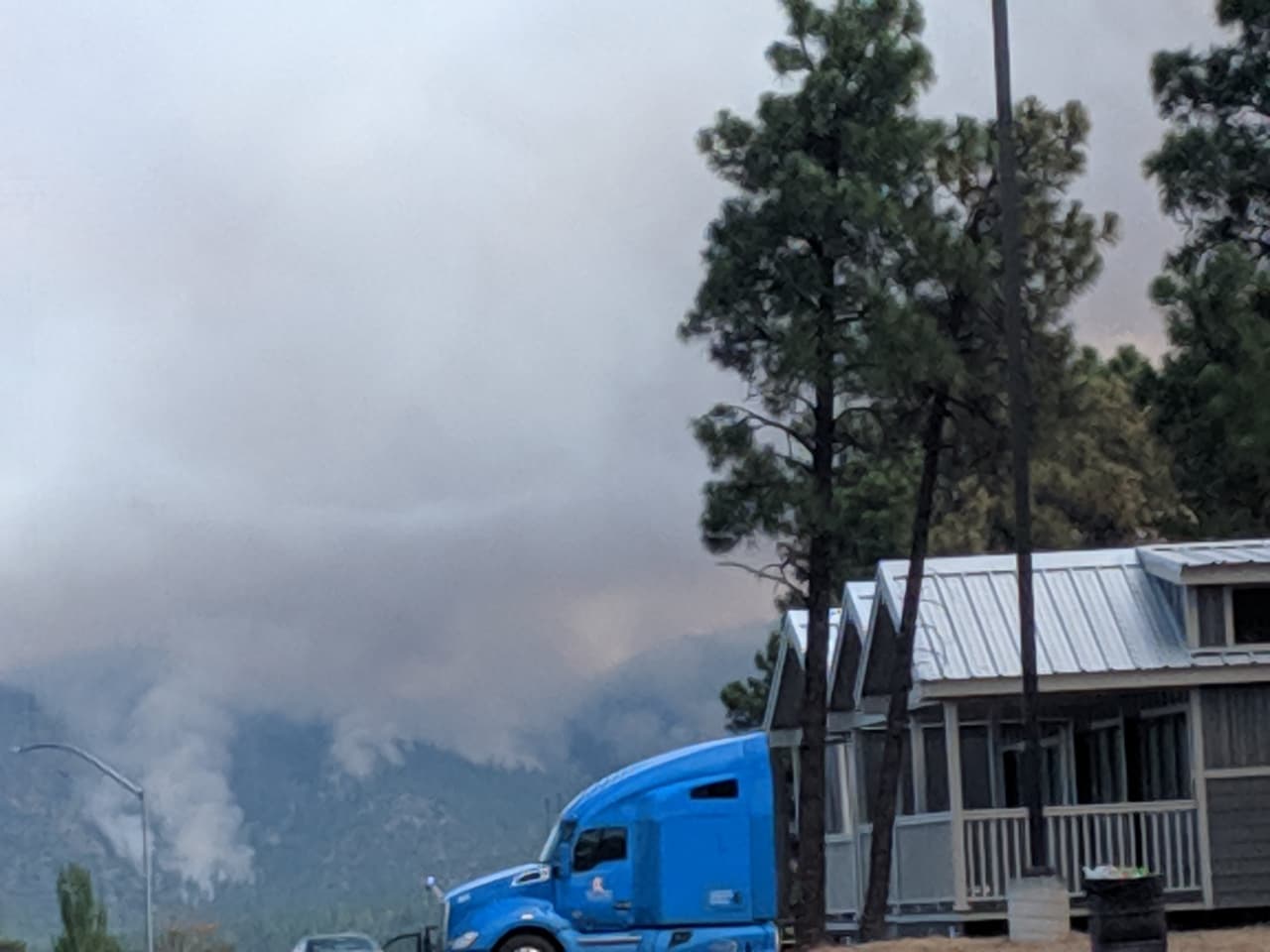Todas las zonas, incluyendo las comunidades de Flagstaff en el lado este superior, Cedar Hills, Shadow Mountain, Árbol de Navidad, Skyline, Swiss Manor, y el área superior de Greenlaw deben estar en la fase de tomar acciones adecuadas de preparación.