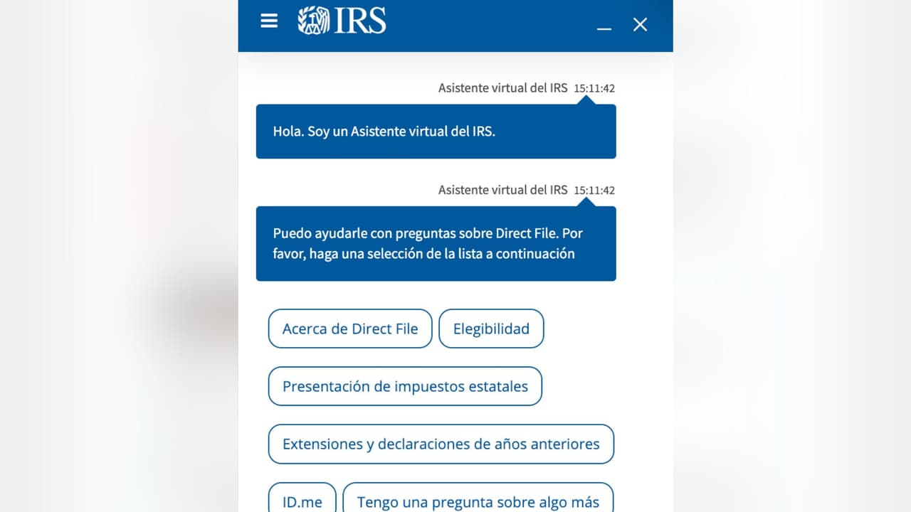 Si tienes alguna pregunta o te atoras en el proceso, puedes usar el chat, que viene en una pequeña pestaña en la parte de abajo, a la derecha, en la página del IRS.