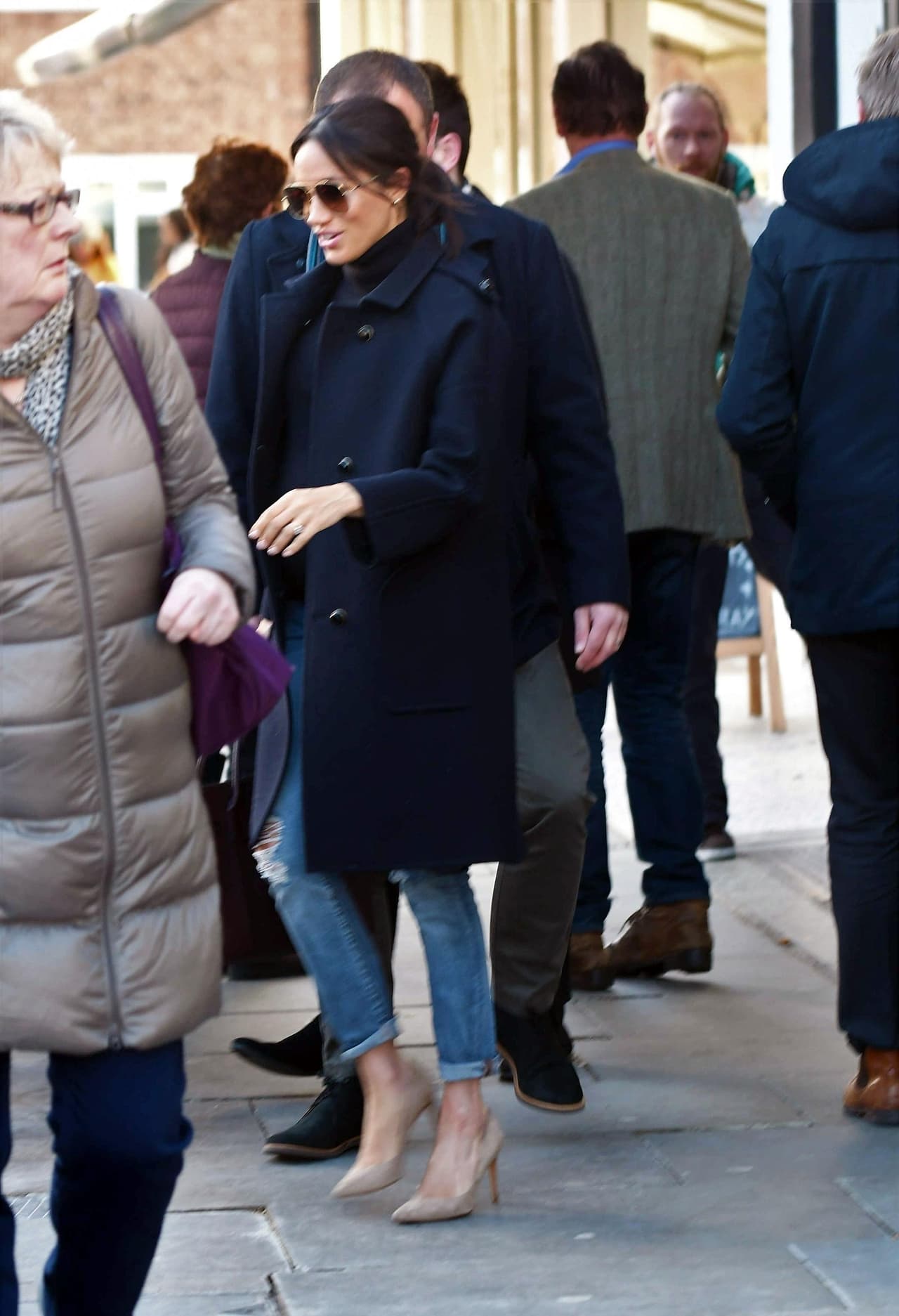 <b>22 de enero de 2019</b>
<br>
<br>Meghan Markle 
<b><a href="https://www.univision.com/entretenimiento/realeza/meghan-markle-sorprende-al-aparecer-en-publico-con-jeans-rotos-fotos" target="_blank">fue captada</a> </b>en el restaurante Chucs, ubicado en Notting Hill, al oeste de Londres, acompañada de Christian Jones, su director de comunicación.