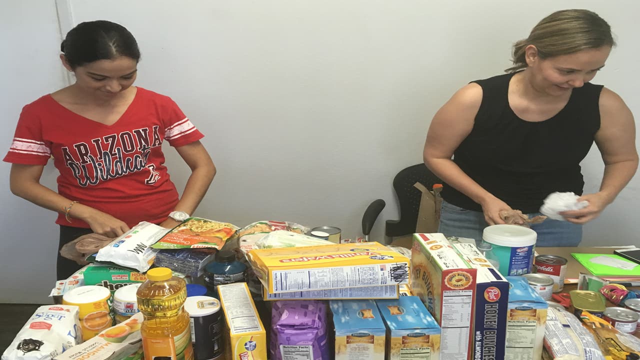 Abren centros de acopio en Arizona para damnificados por terremoto en México