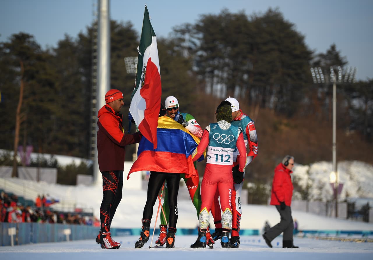 El abrazo latinoamericano se confundió en el orgullo de terminar la competencia y demostrar que el reto personal y dejar en alto los colores de un país son tan valiosos como los resultados personales.